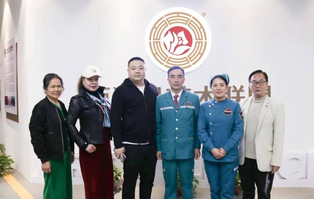 百消丹艺术联盟直播间开展“心肺复苏”“海姆立克”等急救知识科普活动