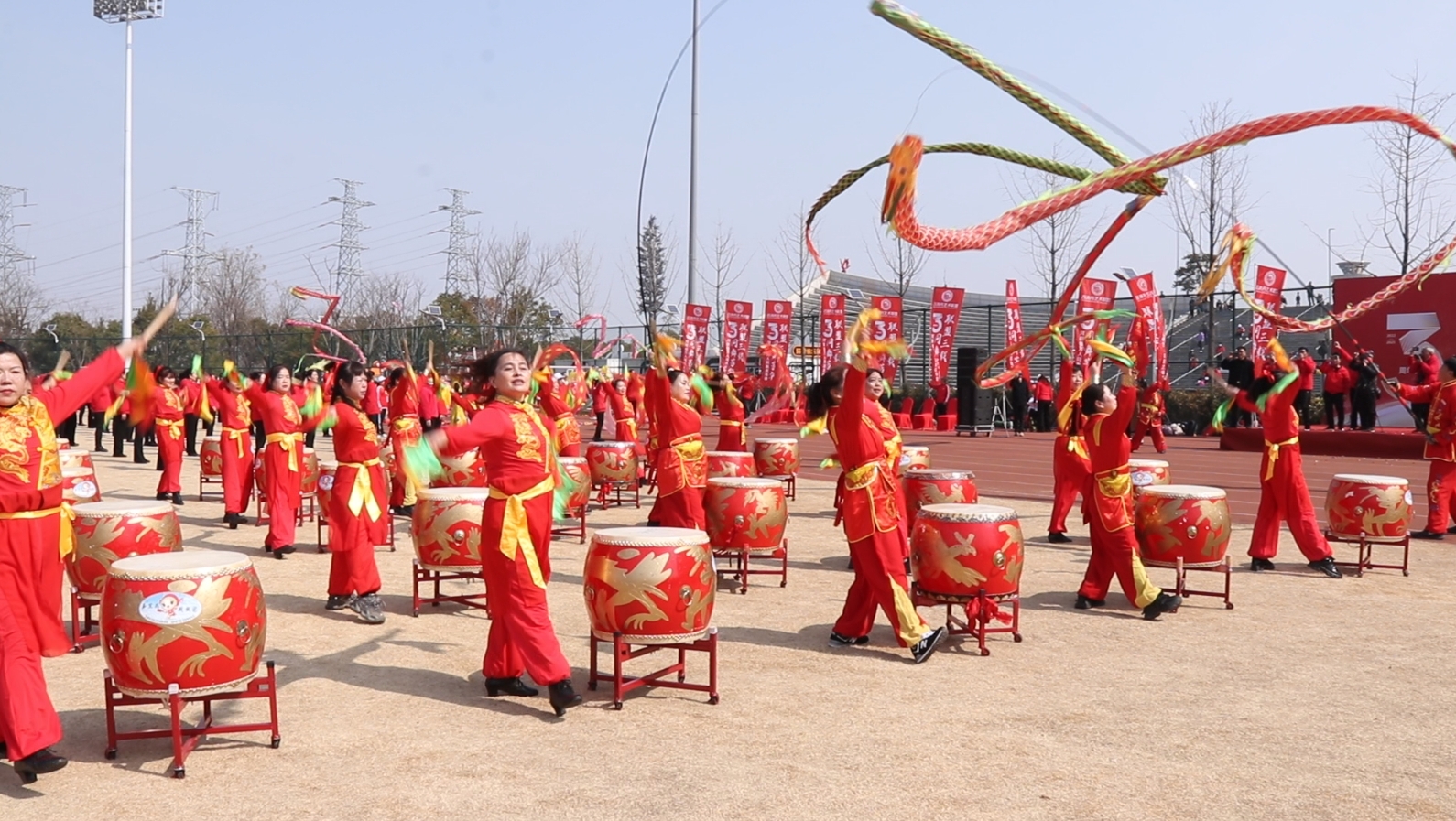 百消丹艺术联盟三周年庆河南省万人同跳活动圆满举行